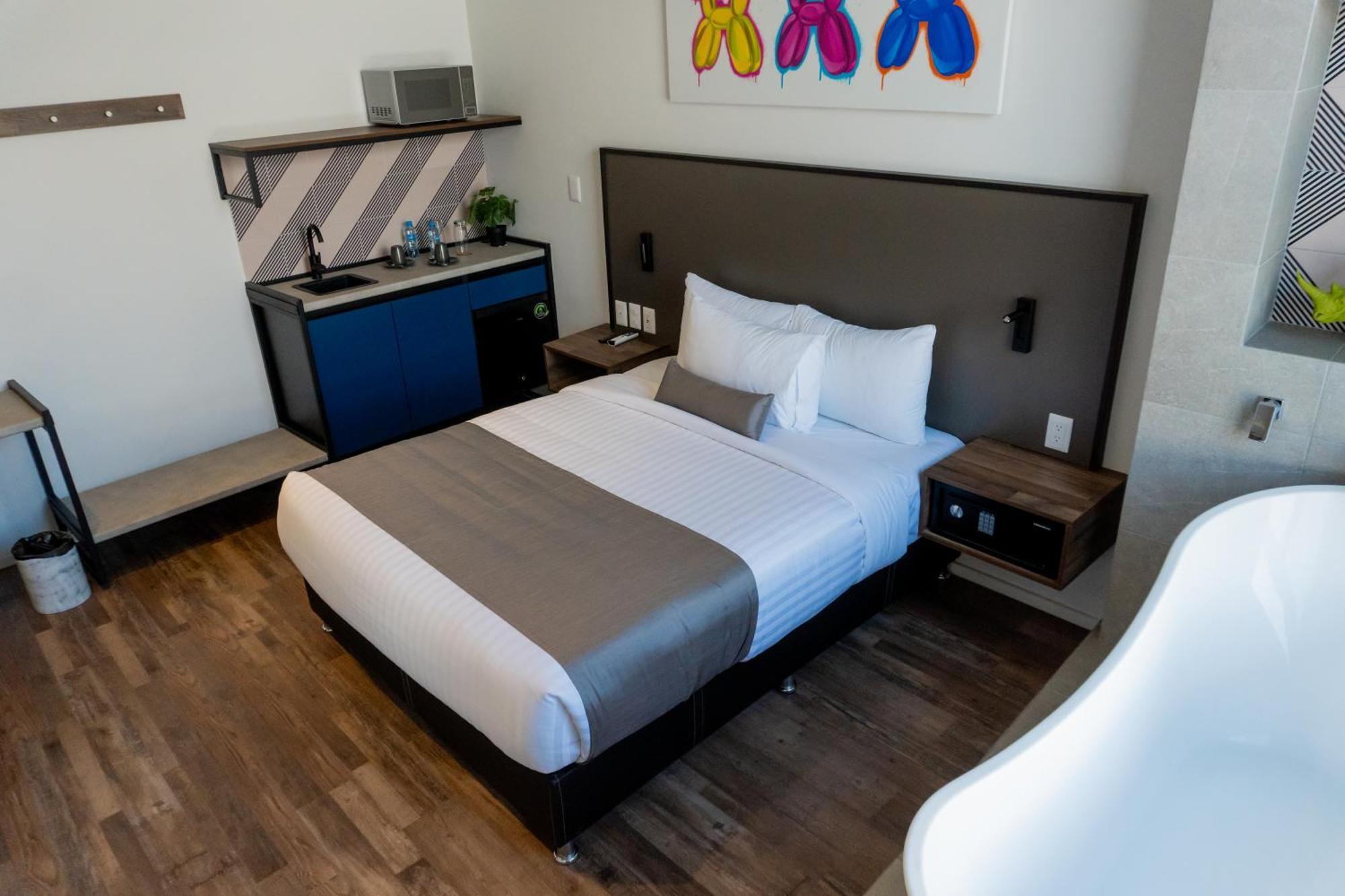 Alt Urbana Hotel Leon Bagian luar foto