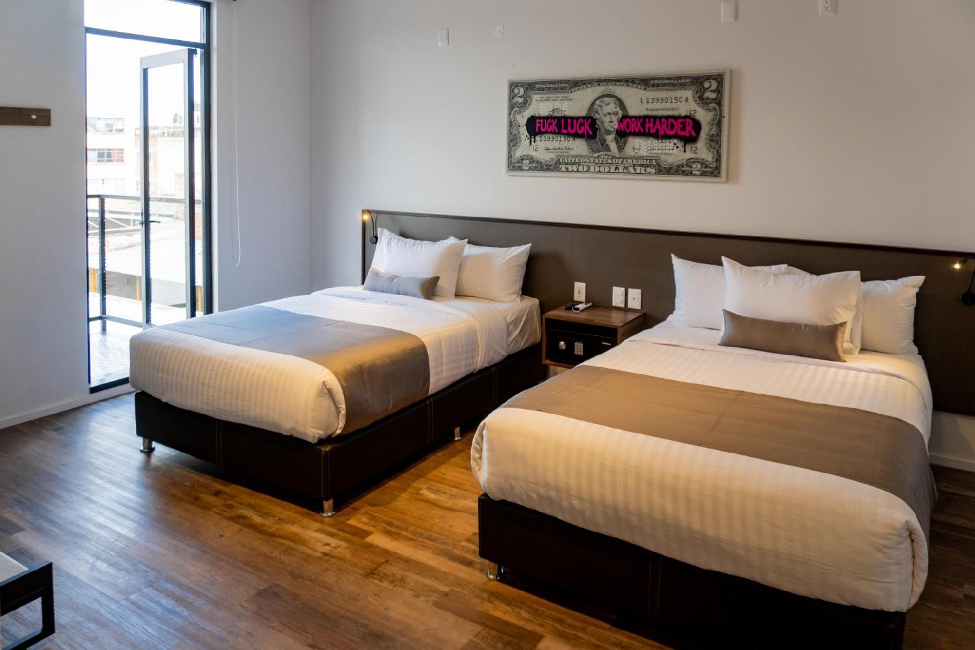 Alt Urbana Hotel Leon Bagian luar foto