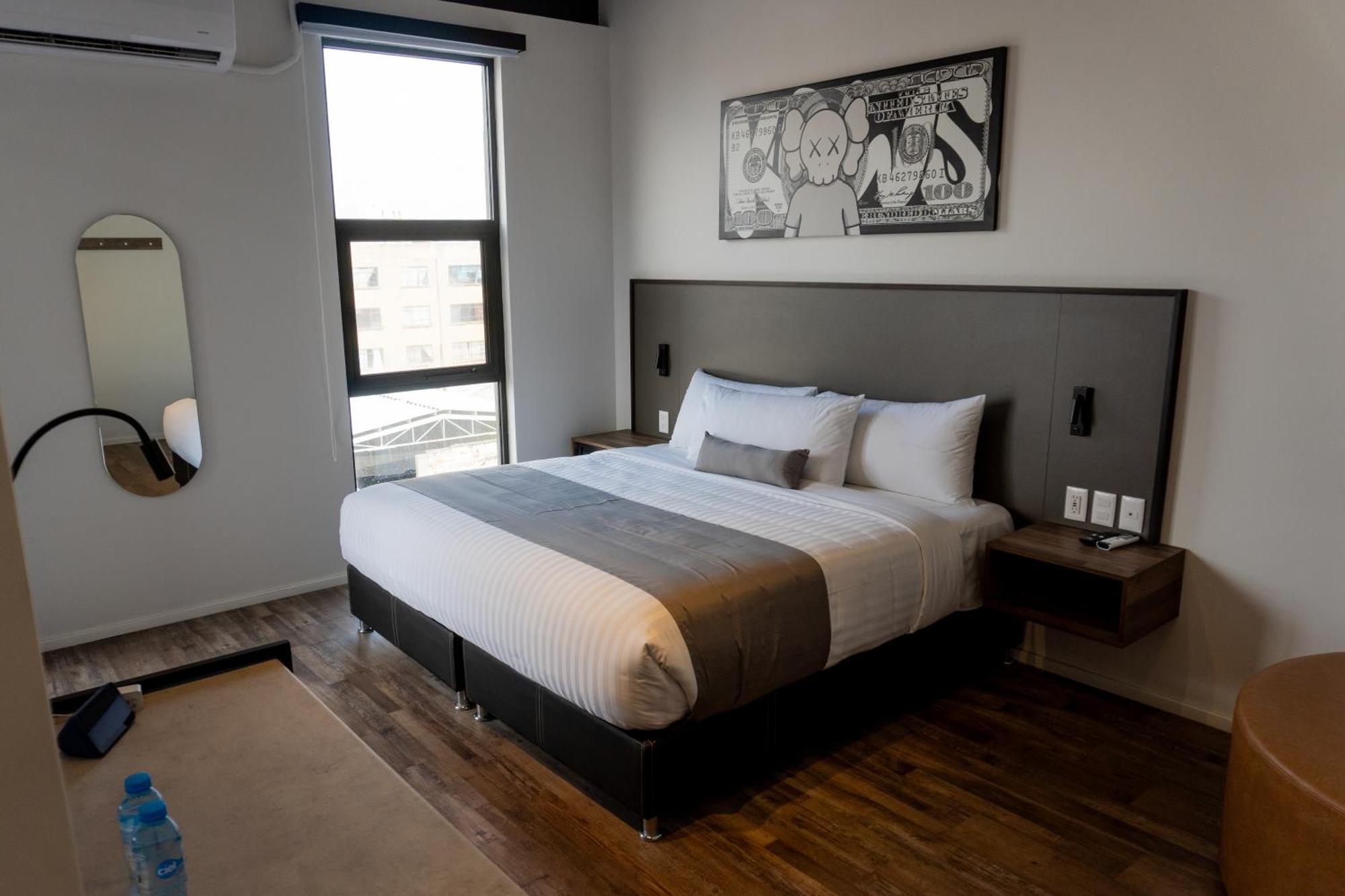 Alt Urbana Hotel Leon Bagian luar foto