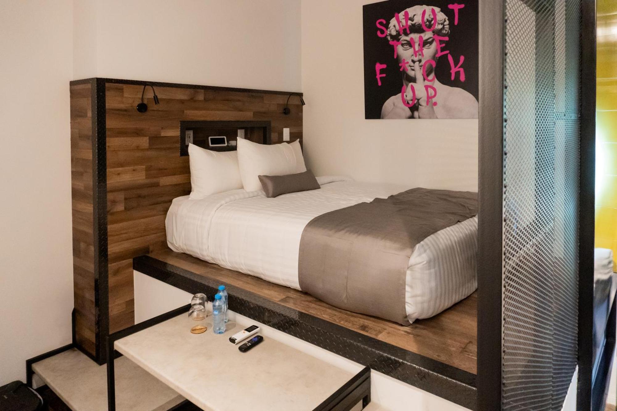 Alt Urbana Hotel Leon Bagian luar foto