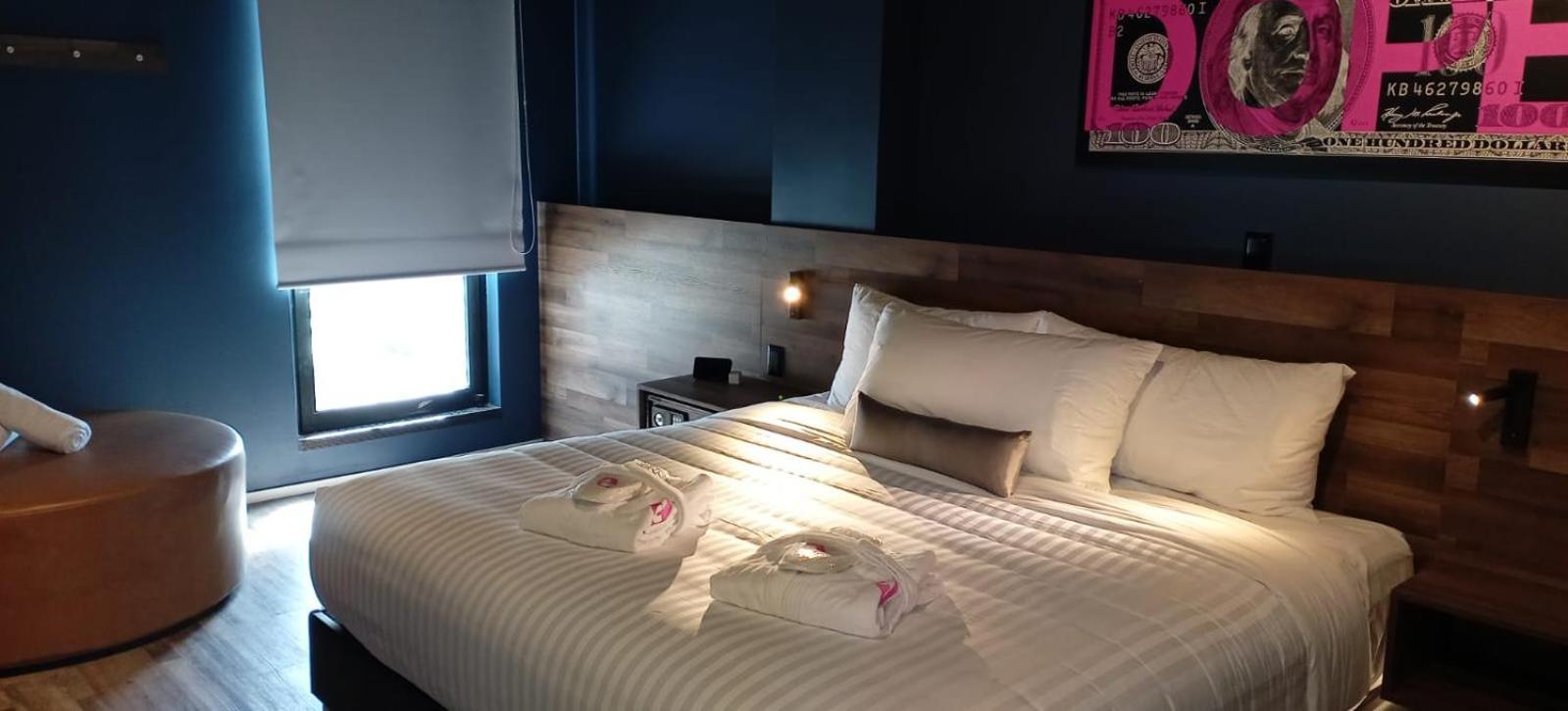 Alt Urbana Hotel Leon Bagian luar foto