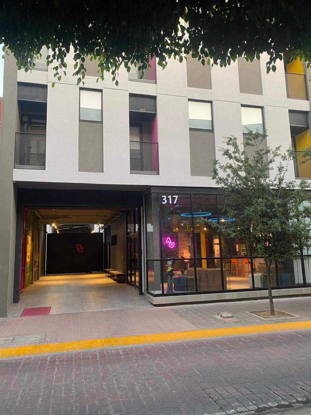 Alt Urbana Hotel Leon Bagian luar foto